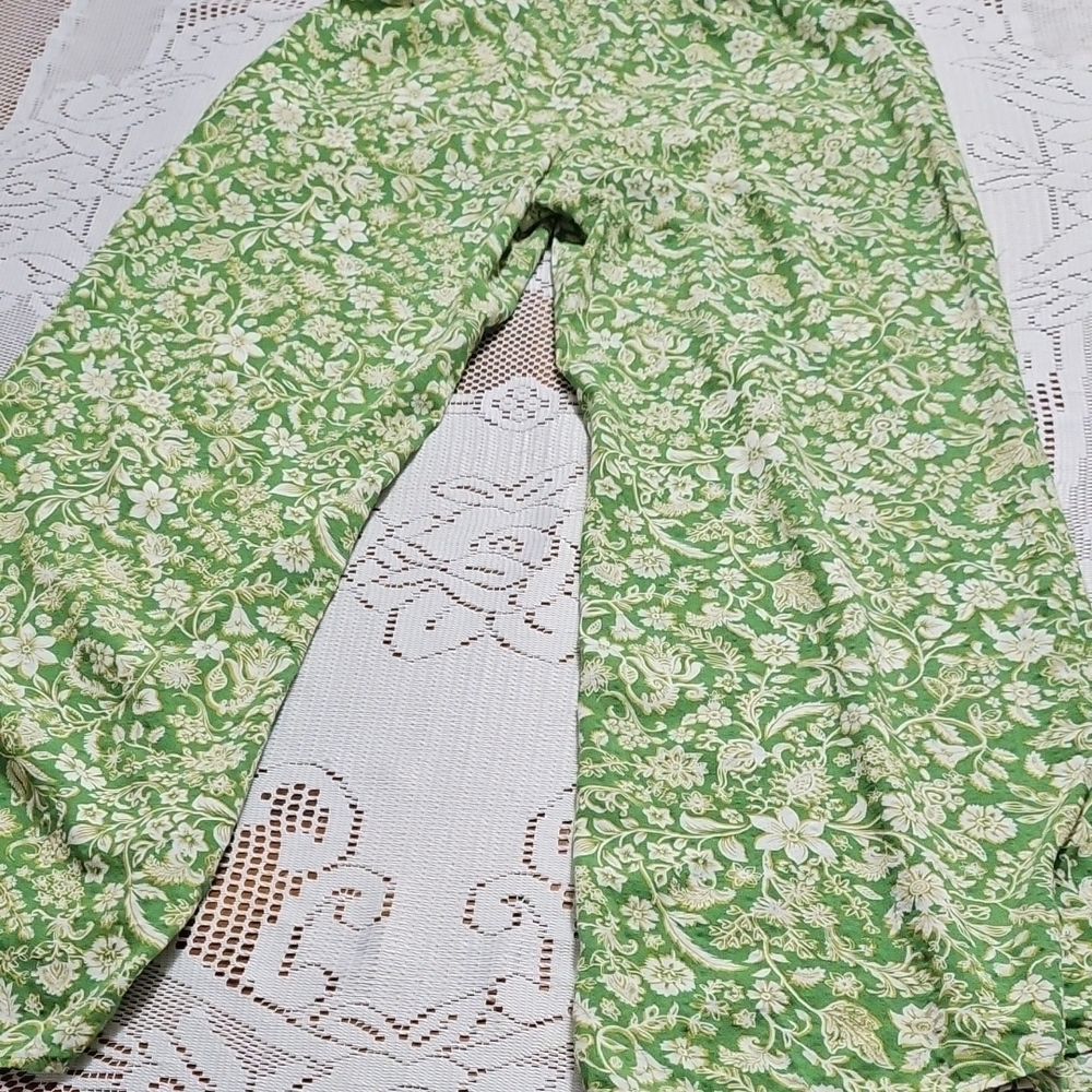 Elegant Floral Wide Leg Pants in Green - Picture 11 of 13